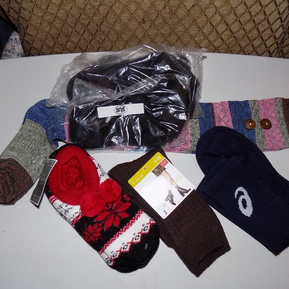 Accessories - ALL NEW lot of  7pr socks